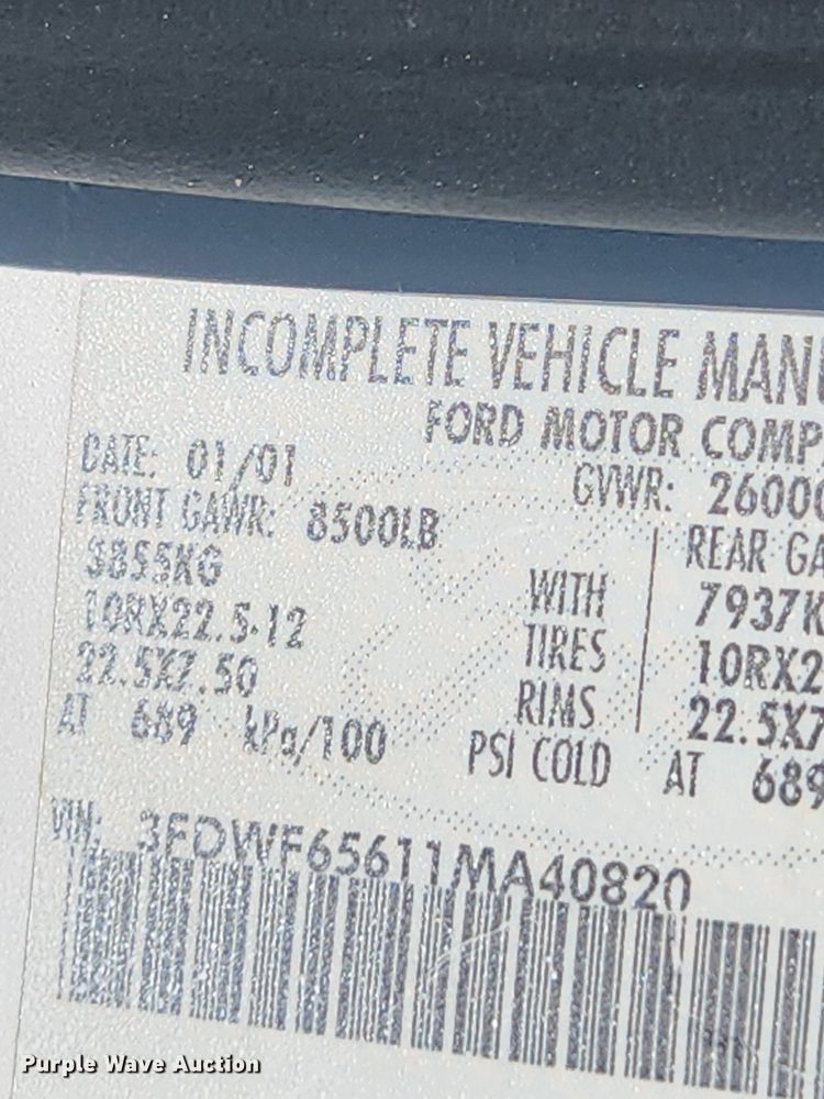 image for item MW9696 2001 Ford F650 Super Duty XL  dump truck