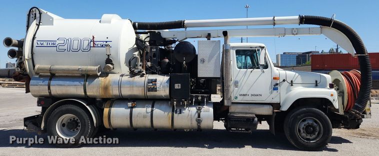 image for item MW9709 2002 International 2554  sewer jetter truck