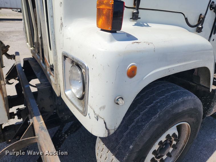 image for item MW9709 2002 International 2554  sewer jetter truck