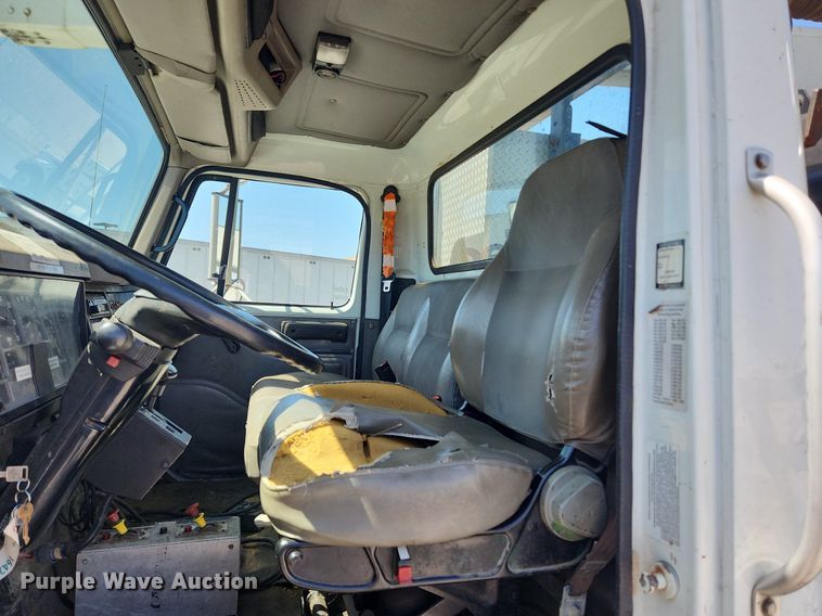 image for item MW9709 2002 International 2554  sewer jetter truck