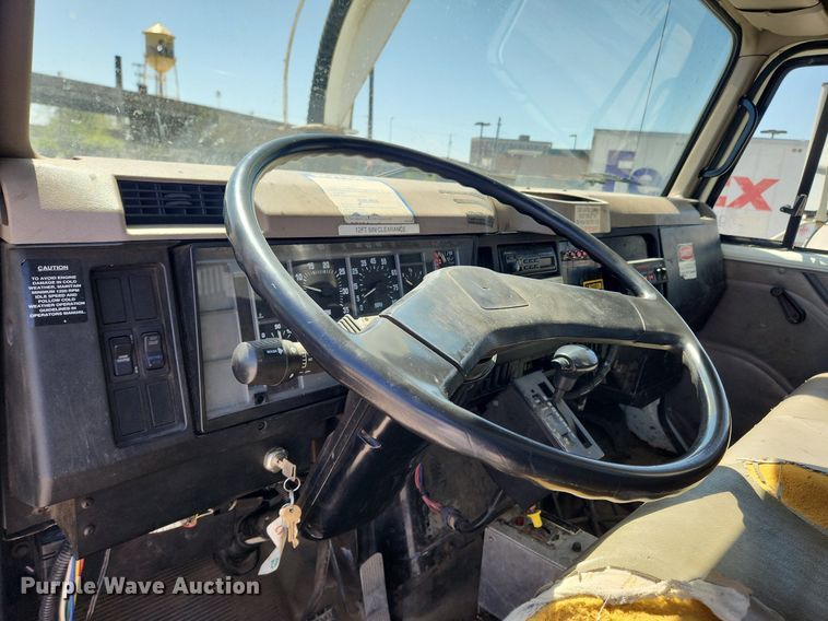 image for item MW9709 2002 International 2554  sewer jetter truck