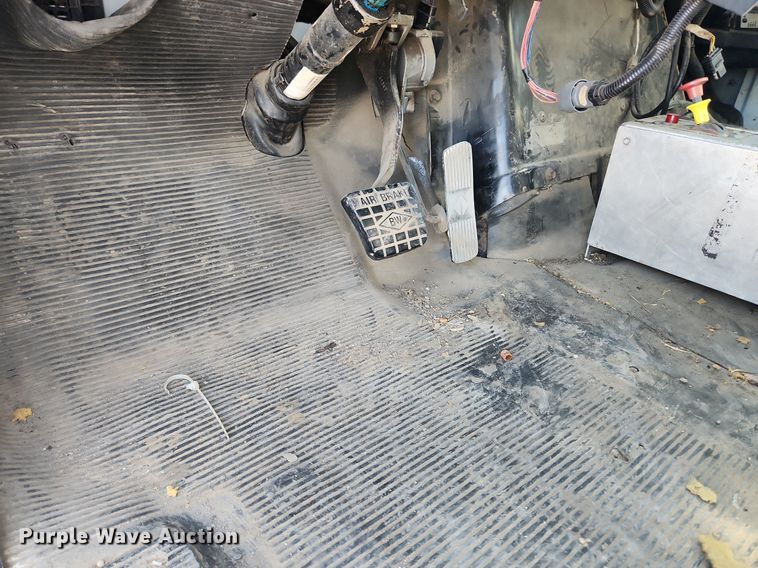 image for item MW9709 2002 International 2554  sewer jetter truck