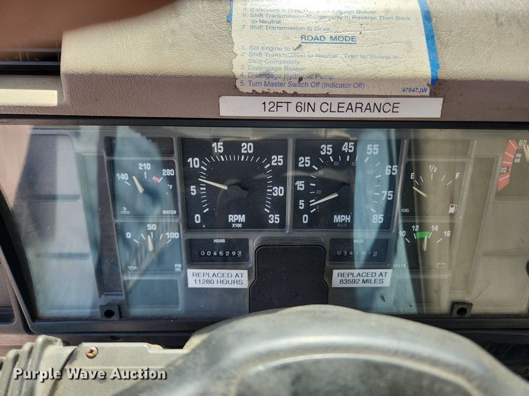 image for item MW9709 2002 International 2554  sewer jetter truck