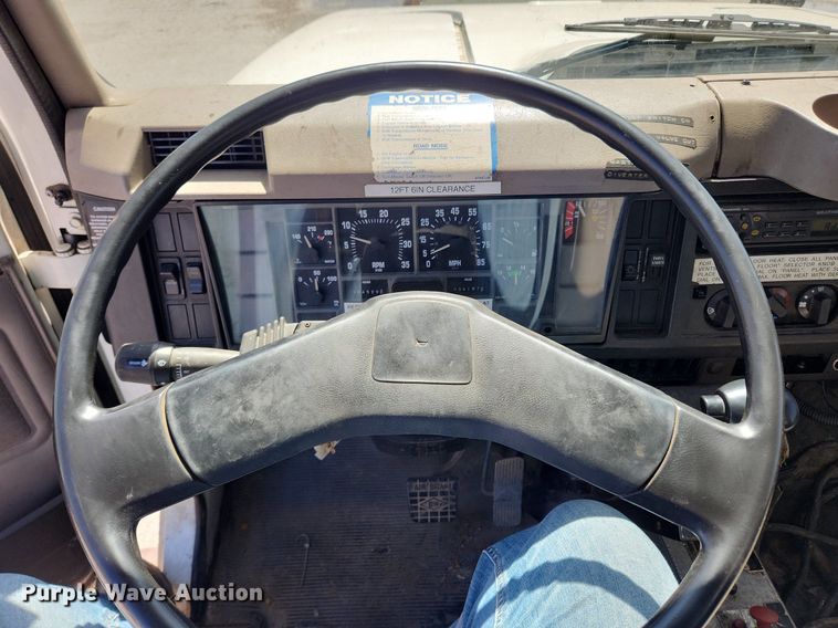 image for item MW9709 2002 International 2554  sewer jetter truck