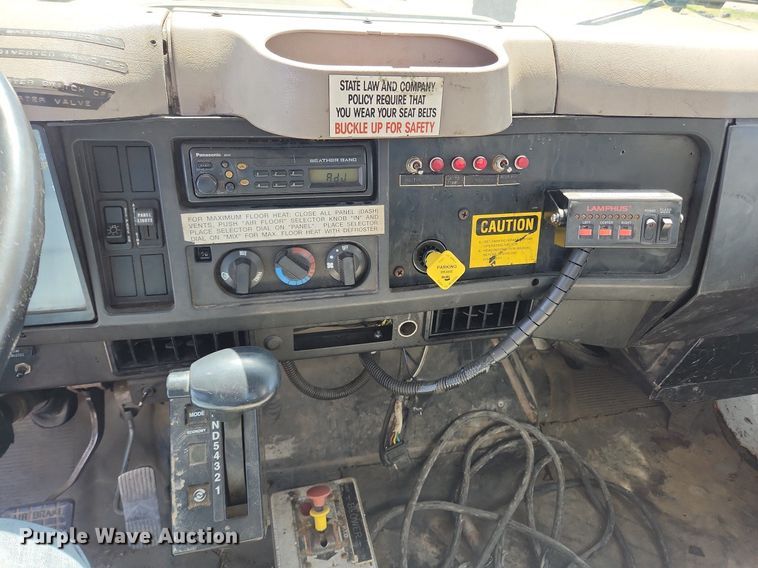 image for item MW9709 2002 International 2554  sewer jetter truck