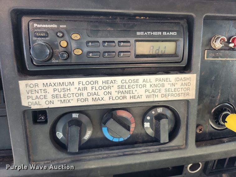 image for item MW9709 2002 International 2554  sewer jetter truck