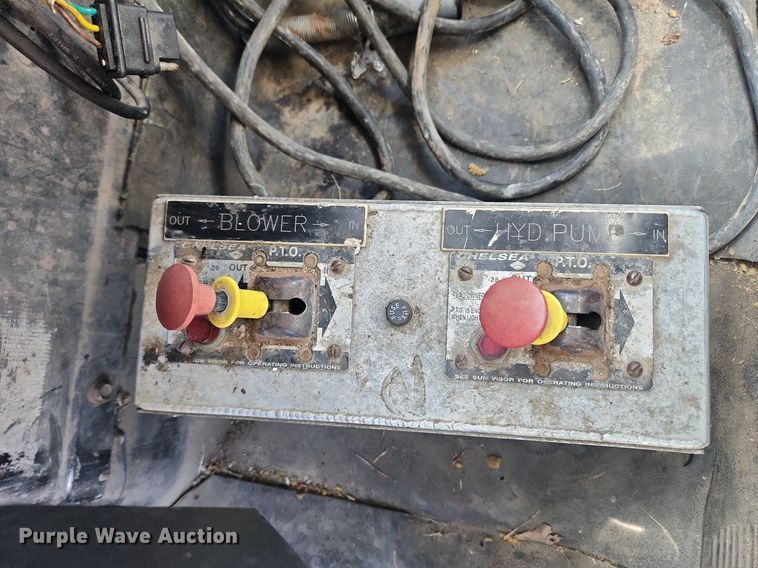 image for item MW9709 2002 International 2554  sewer jetter truck