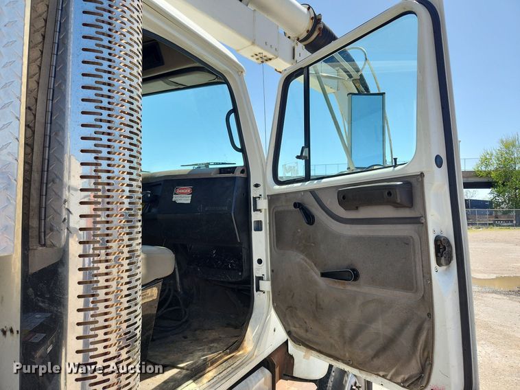 image for item MW9709 2002 International 2554  sewer jetter truck