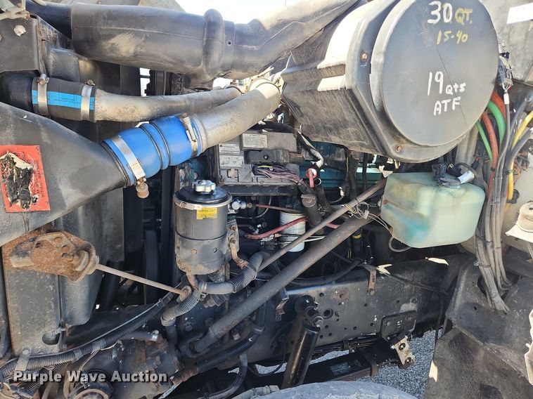 image for item MW9709 2002 International 2554  sewer jetter truck