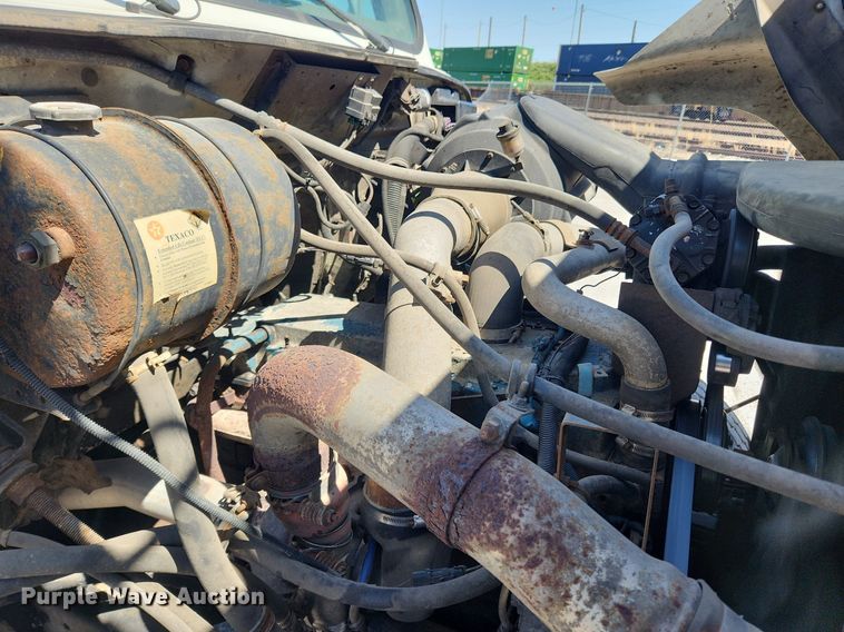 image for item MW9709 2002 International 2554  sewer jetter truck