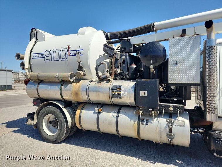 image for item MW9709 2002 International 2554  sewer jetter truck