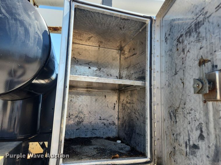 image for item MW9709 2002 International 2554  sewer jetter truck