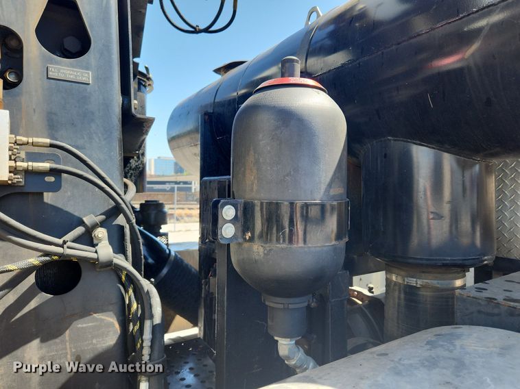 image for item MW9709 2002 International 2554  sewer jetter truck