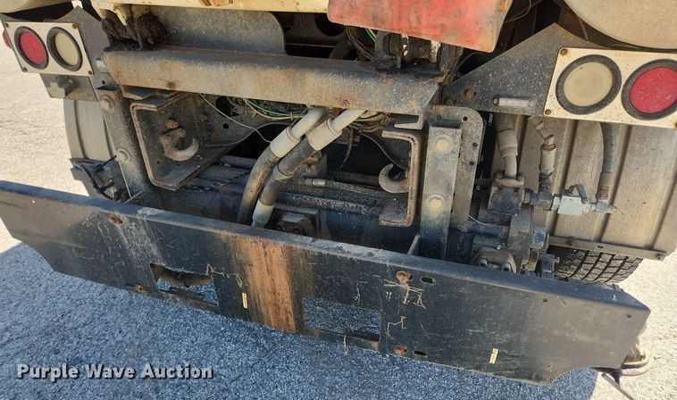 image for item MW9709 2002 International 2554  sewer jetter truck