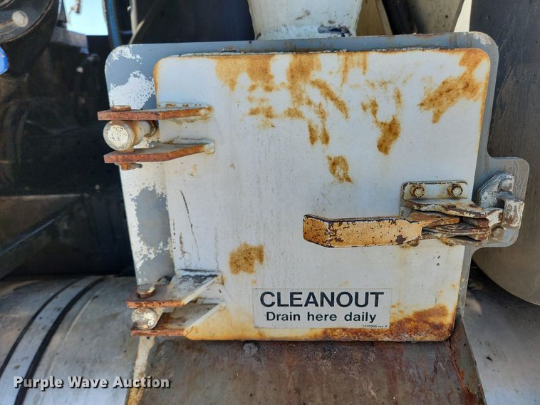 image for item MW9709 2002 International 2554  sewer jetter truck