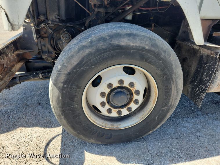 image for item MW9709 2002 International 2554  sewer jetter truck