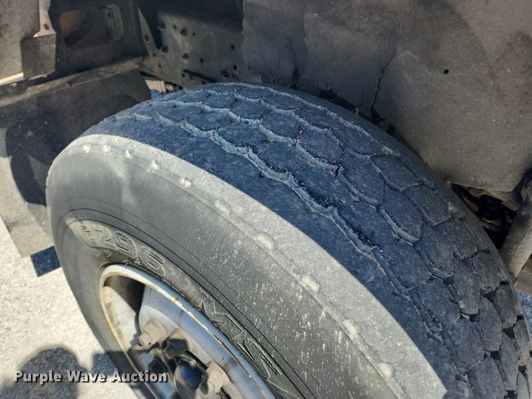 image for item MW9709 2002 International 2554  sewer jetter truck