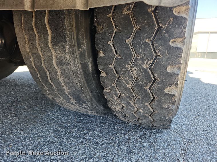 image for item MW9709 2002 International 2554  sewer jetter truck