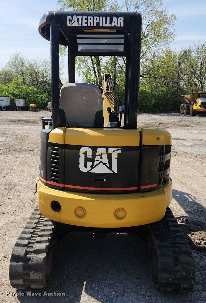 image for item MW9713 2005 Caterpillar 303CR  mini excavator