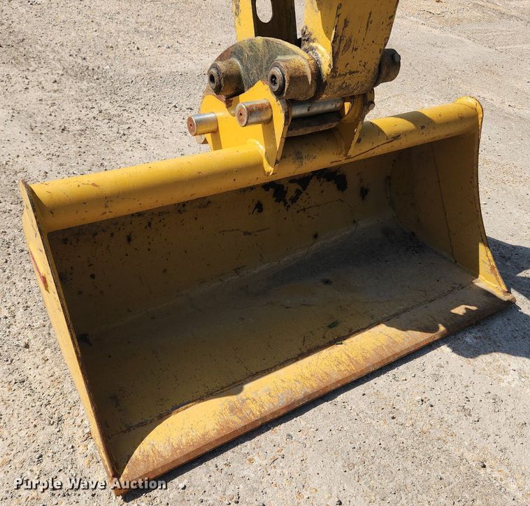 image for item MW9713 2005 Caterpillar 303CR  mini excavator
