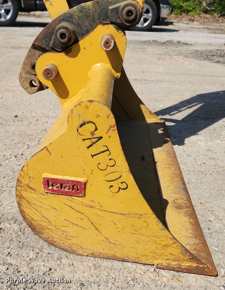 image for item MW9713 2005 Caterpillar 303CR  mini excavator