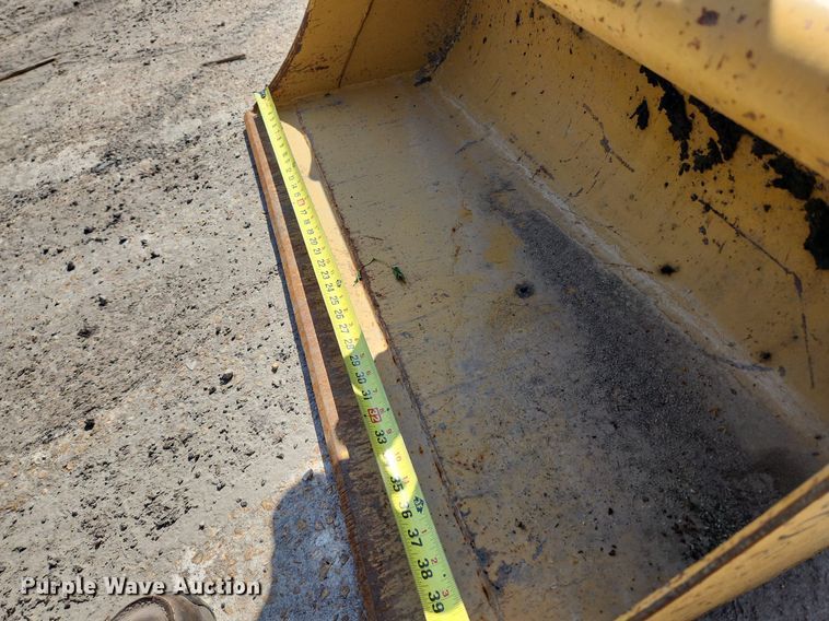 image for item MW9713 2005 Caterpillar 303CR  mini excavator