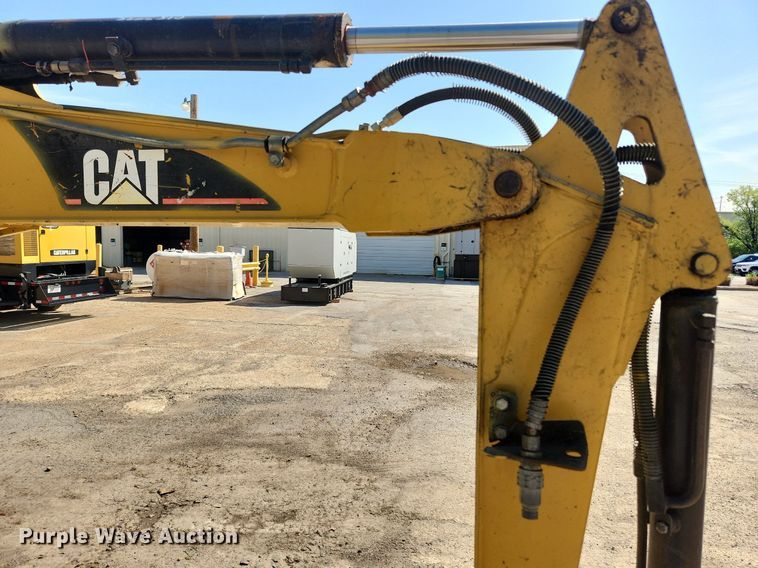 image for item MW9713 2005 Caterpillar 303CR  mini excavator