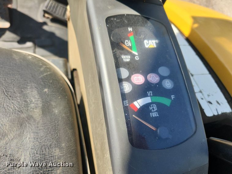 image for item MW9713 2005 Caterpillar 303CR  mini excavator