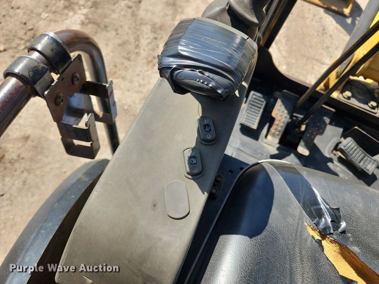 image for item MW9713 2005 Caterpillar 303CR  mini excavator