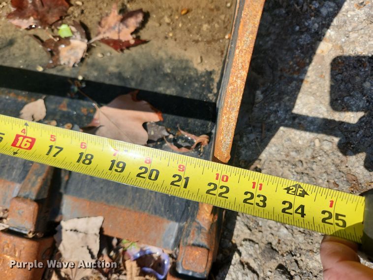 image for item MW9713 2005 Caterpillar 303CR  mini excavator