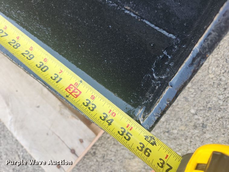 image for item MW9720 TAG  36" W backhoe bucket