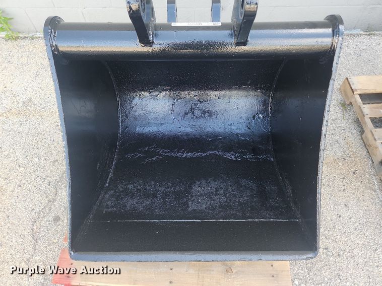 image for item MW9721 (2) TAG backhoe buckets