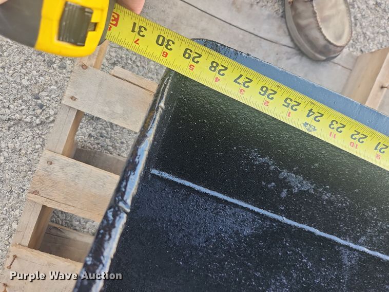 image for item MW9721 (2) TAG backhoe buckets