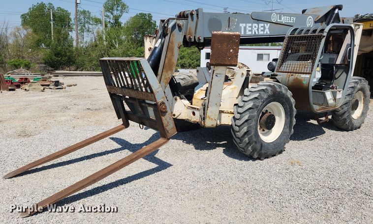 image for item MW9732 2005 Terex TH1048C  telehandler