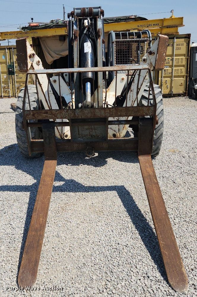 image for item MW9732 2005 Terex TH1048C  telehandler