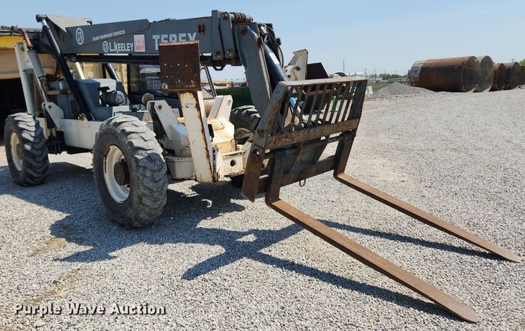 image for item MW9732 2005 Terex TH1048C  telehandler