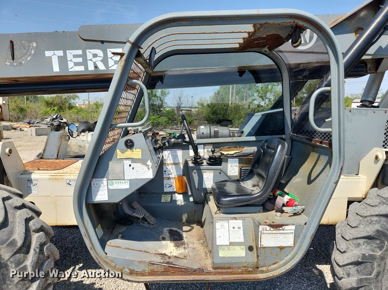 image for item MW9732 2005 Terex TH1048C  telehandler