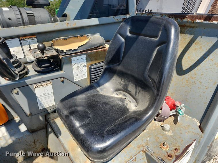 image for item MW9732 2005 Terex TH1048C  telehandler