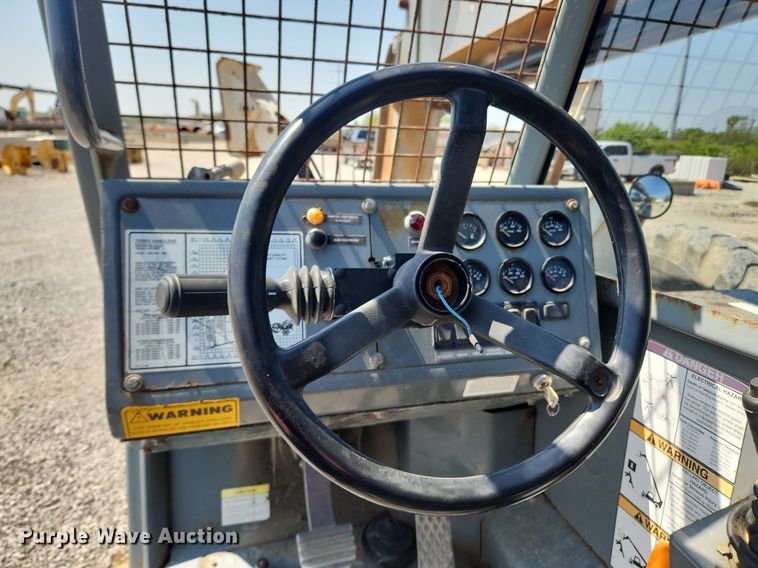 image for item MW9732 2005 Terex TH1048C  telehandler