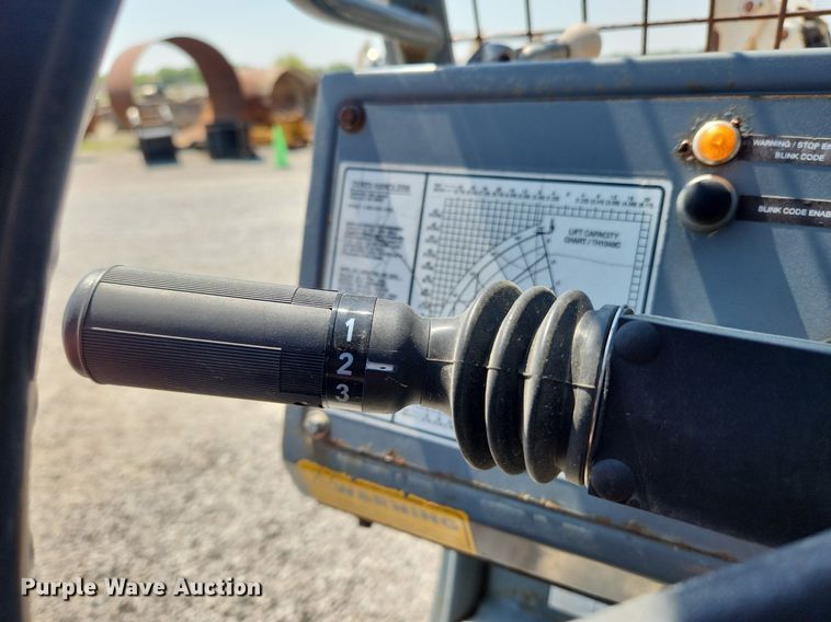 image for item MW9732 2005 Terex TH1048C  telehandler