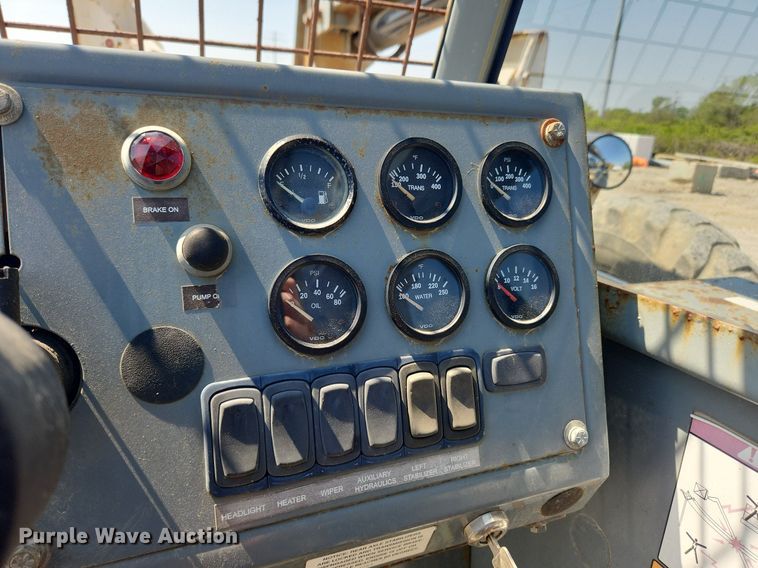 image for item MW9732 2005 Terex TH1048C  telehandler