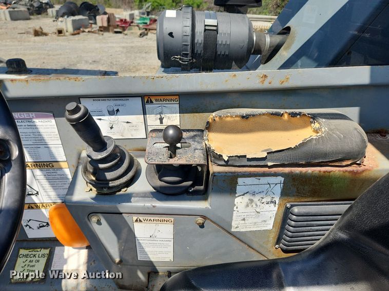 image for item MW9732 2005 Terex TH1048C  telehandler