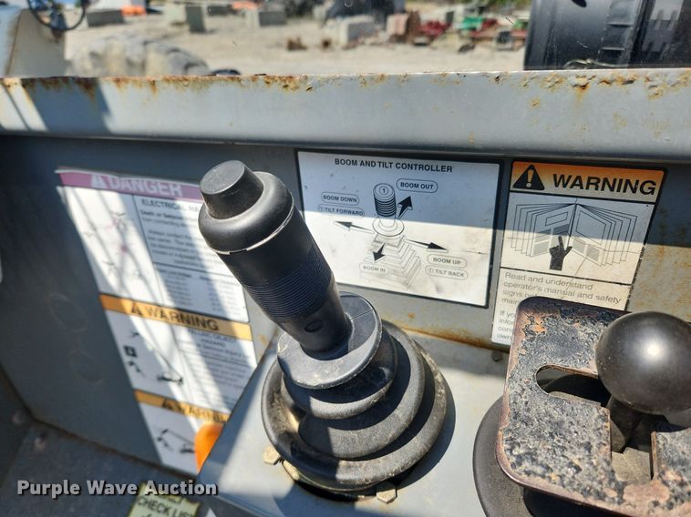 image for item MW9732 2005 Terex TH1048C  telehandler