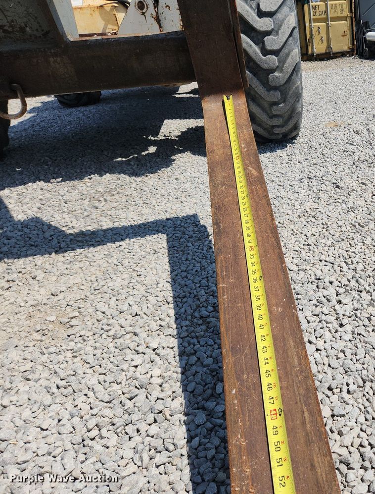 image for item MW9732 2005 Terex TH1048C  telehandler