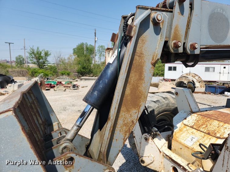 image for item MW9732 2005 Terex TH1048C  telehandler