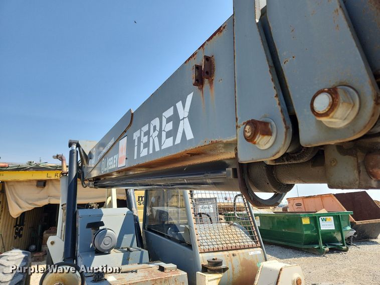 image for item MW9732 2005 Terex TH1048C  telehandler