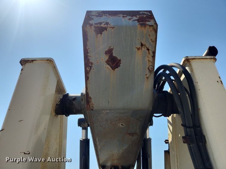 image for item MW9732 2005 Terex TH1048C  telehandler