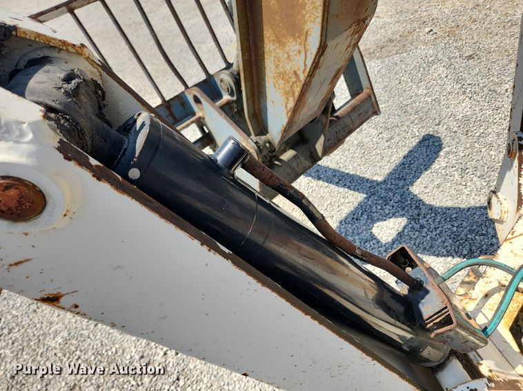 image for item MW9732 2005 Terex TH1048C  telehandler