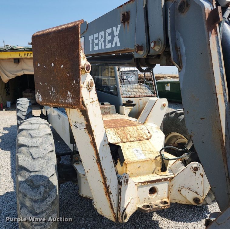 image for item MW9732 2005 Terex TH1048C  telehandler