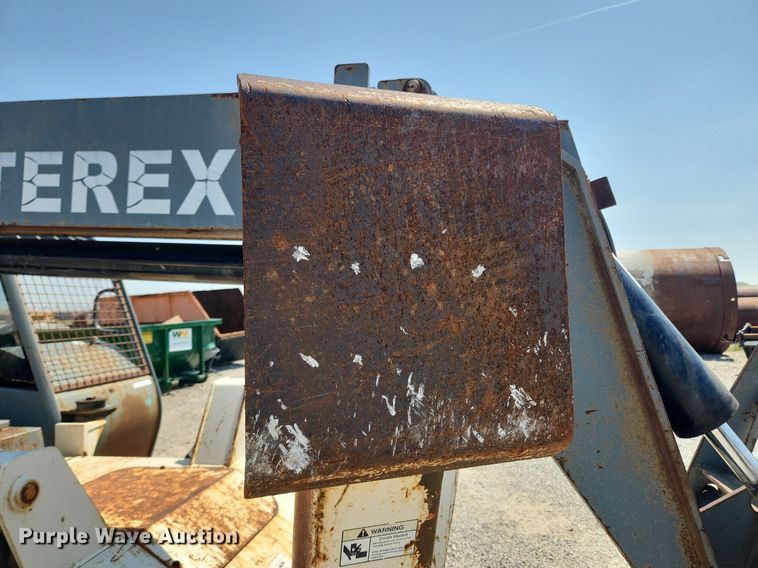 image for item MW9732 2005 Terex TH1048C  telehandler